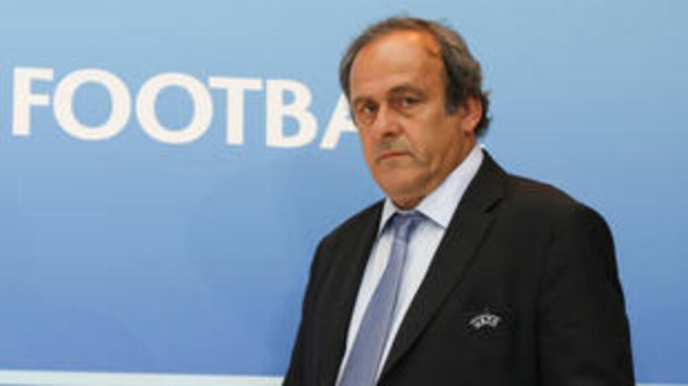 بلاتيني يصف رئيس الفيفا إنفانتينو بـ"المستبد" الذي "يحب الأثرياء وأصحاب النفوذ"