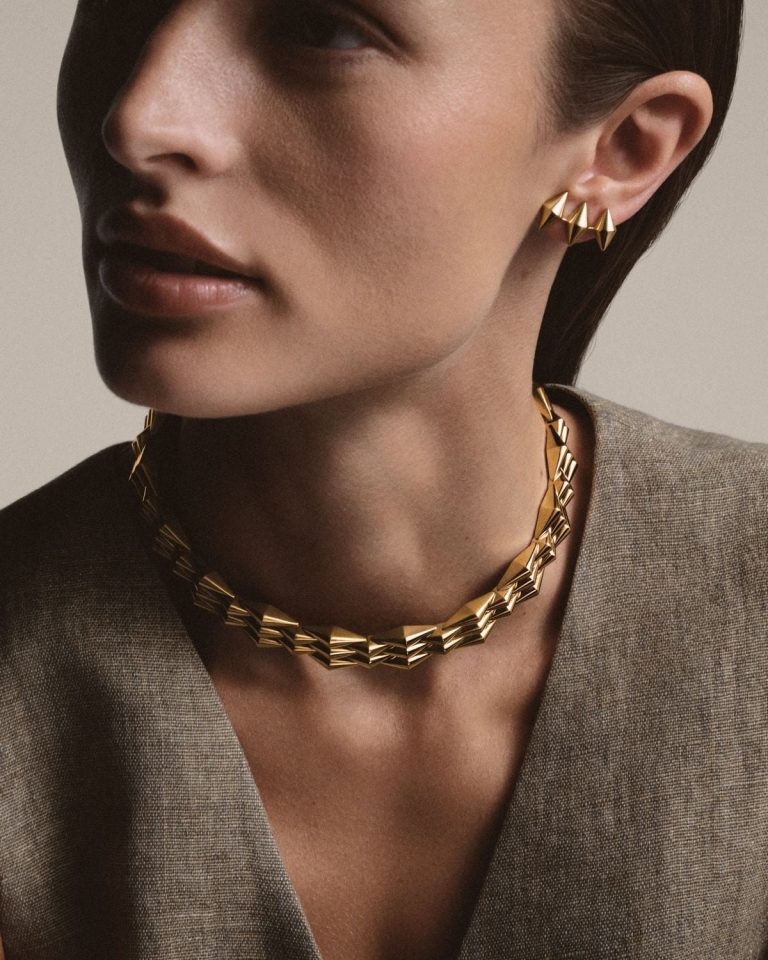 ساعات ومجوهرات
                        مجوهرات Bvlgari Eternal... إبداع جديد على تصاميم أرشيفية مبهرة
                        
                            15 كانون الثاني 2026