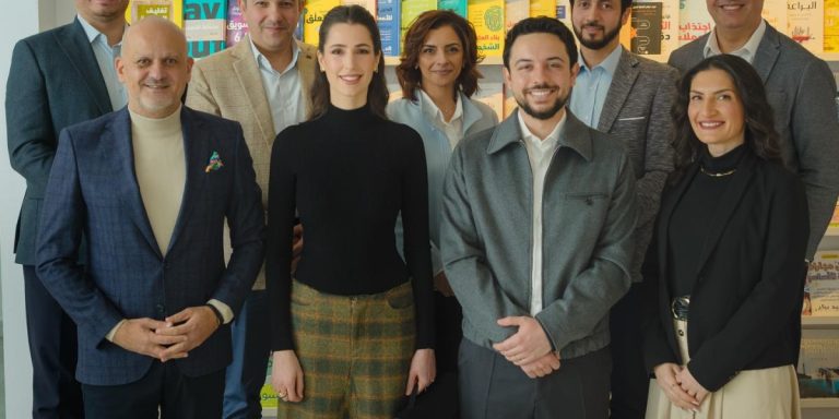 هل تأثرت الأميرة رجوة بأسلوب الملكة رانيا في اختيار إطلالاتها بصيحة التنانير؟.. نظرة على اختيارات كل منهما