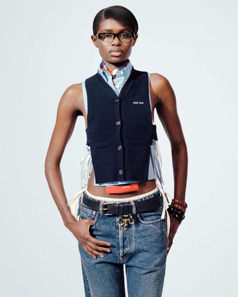 أزياء
                        أناقة عملية لكل يوم مع صيحة Miu Miu الجديدة
                        
                            10 شباط 2026