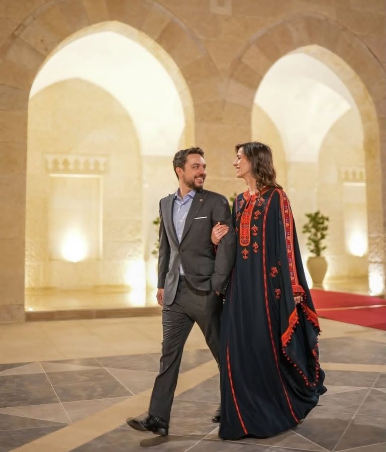 إطلالات المشاهير
                        الأميرة رجوة الحسين تختار إطلالة تقليدية مبهرة في رمضان 
                        
                            20 شباط 2026