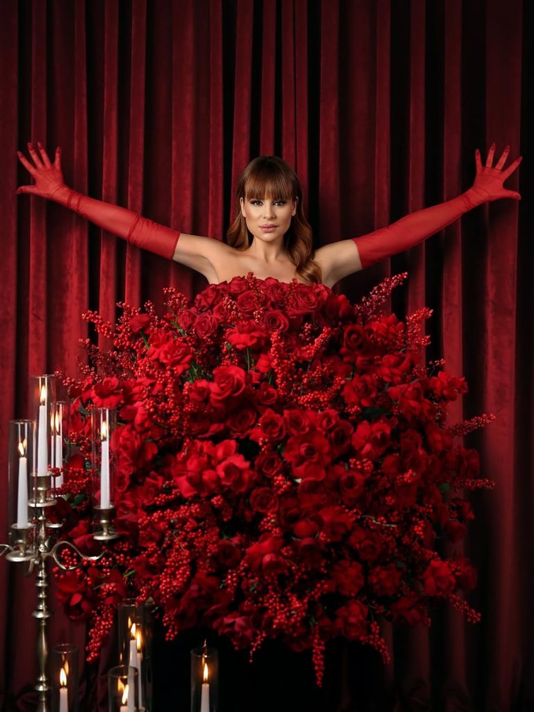 إطلالات النجوم
كارول سماحة تلفت الأنظار بأناقتها المبتكرة في يوم الحب
14 شباط 2026 إطلالات النجوم
كارول سماحة تلفت الأنظار بأناقتها المبتكرة في يوم الحب
14 شباط 2026