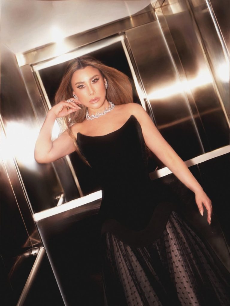 إطلالات النجوم
                        نجوى كرم تضج جمالاً بفستان أسود فخم
                        
                            10 شباط 2026