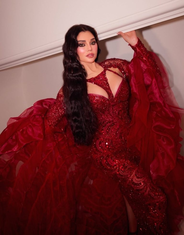 إطلالات النجوم
                        هيفاء وهبي بإطلالة براقة في عيد الحب بتوقيع شربل زوي
                        
                            14 شباط 2026