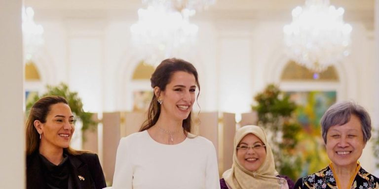 إطلالات رمضان 2026.. استوحيها من أناقة الأميرة رجوة الحسين