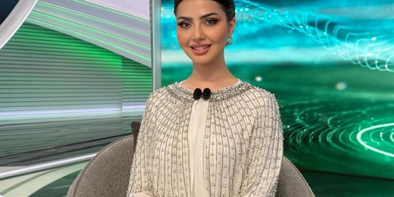 إطلالات ملهمة بالقفاطين والعباءات من احدث ظهور للنجمات والفاشينيستا في رمضان .. بالصور إطلالات ملهمة بالقفاطين والعباءات من احدث ظهور للنجمات والفاشينيستا في رمضان .. بالصور