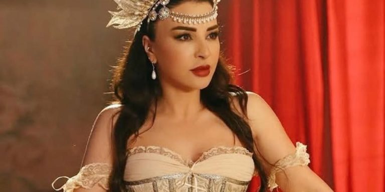 إطلالات نجمات مسلسل "بالحرام" بين أزياء المسرح والكاجوال وتتصدرهن ماغي بوغصن ..كيف عكست أدوارهن؟