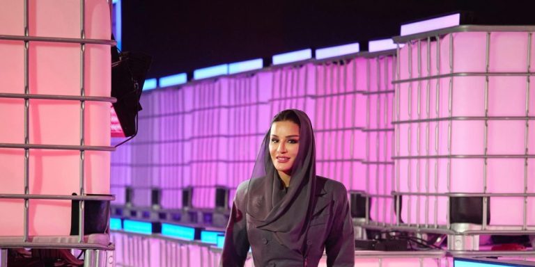 الشيخة موزة تلهمك بإطلالات رمضانية فخمة تناسب النهار والمساء.. استوحي منها ما يلائمك في الأسابيع المقبلة