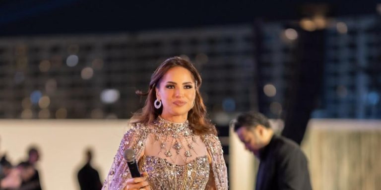 الفخامة الشرقية تطبع إطلالات آمال ماهر.. واختياراتها المحتشمة تلهم الأنيقات في السهرات الرمضانية