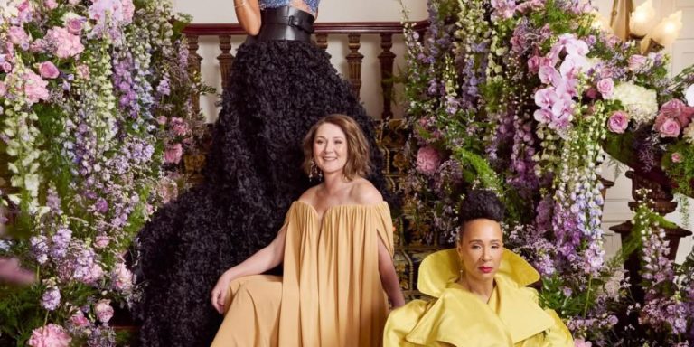 سيدات مسلسل “Bridgerton” ينافسن الفنانات الصاعدات في الأناقة المبتكرة بصخب وجرأة.. واللمسة السعودية حاضرة سيدات مسلسل "Bridgerton" ينافسن الفنانات الصاعدات في الأناقة المبتكرة بصخب وجرأة.. واللمسة السعودية حاضرة