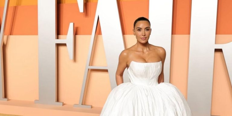 صور إطلالات تناسب أجواء الخطوبة والمناسبات من خزانة كيم كارداشيان تزامنًا مع أنباء ارتباطها صور إطلالات تناسب أجواء الخطوبة والمناسبات من خزانة كيم كارداشيان تزامنًا مع أنباء ارتباطها