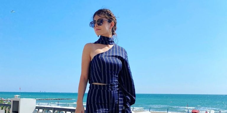 لنزهاتك اليومية ورحلاتك المميزة.. استعيني بأسلوب تارا عبود نجمة "فخر الدلتا" في اختيار إطلالاتها