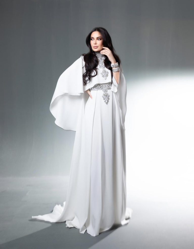 إطلالات النجوم
سيرين عبد النور جذّابة بعباءة من “سِحر”
20 آذار 2026 إطلالات النجوم
سيرين عبد النور جذّابة بعباءة من "سِحر"
20 آذار 2026