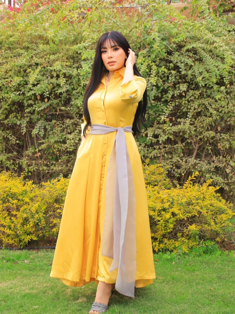 إطلالات النجوم
                        عبير صبري تخرج عن المألوف بفستان غريب
                        
                            23 آذار 2026