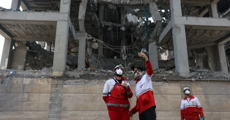 إيران ترفض المقترح الأميركي وتربط إنهاء الحرب بـ5 شروط إيران ترفض المقترح الأميركي وتربط إنهاء الحرب بـ5 شروط