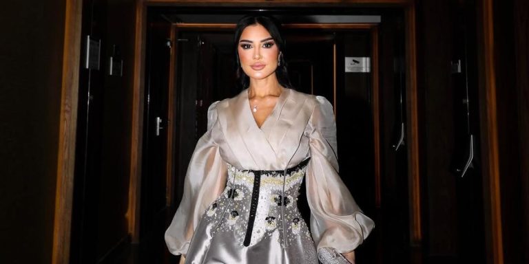 استوحي إطلالاتك باللون الرمادي من النجمات لأمسيات الأسبوع الأخير من شهر رمضان.. بالصور استوحي إطلالاتك باللون الرمادي من النجمات لأمسيات الأسبوع الأخير من شهر رمضان.. بالصور