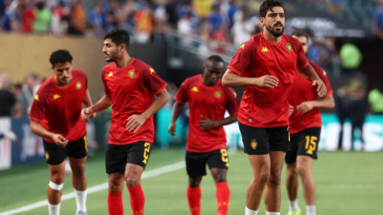 الأهلي المصري يودع دوري أبطال أفريقيا عقب الخسارة 2-3 أمام الترجي التونسي الأهلي المصري يودع دوري أبطال أفريقيا عقب الخسارة 2-3 أمام الترجي التونسي