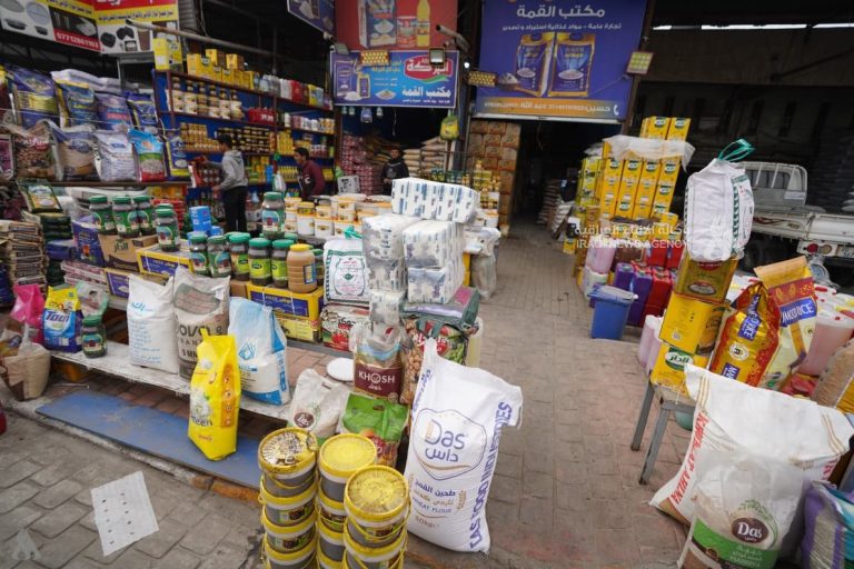 التجارة تؤكد وفرة المواد الغذائية وتعزيز الخزين الاستراتيجي