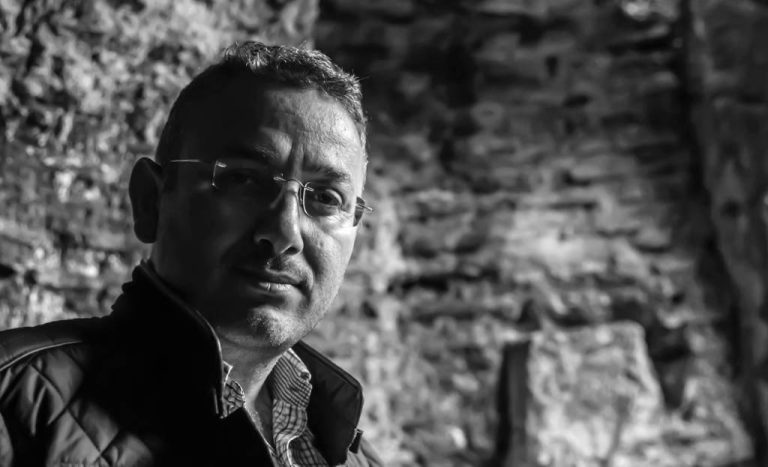 الخط.. العين تحلّق بقبس من السلام الداخلي