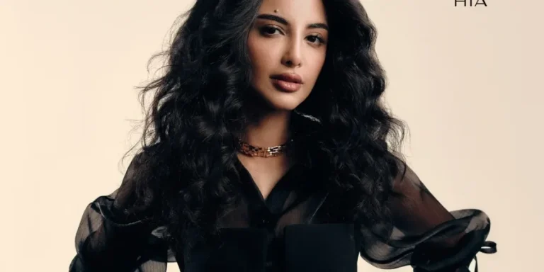 بين البساطة الناعمة والفخامة.. كيف تعبر لمى الكناني بطلة مسلسل "شارع الأعشى"ونجمة غلاف "هي" عن أناقتها؟