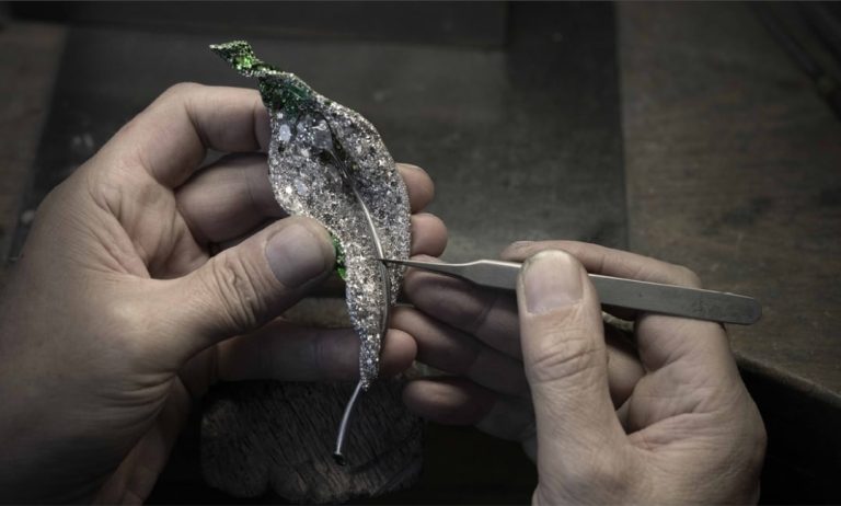 ساعات ومجوهرات
                        مجوهرات Cindy Chao.. حين تتحول عناصر الطبيعة إلى منحوتات فنية
                        
                            29 آذار 2026