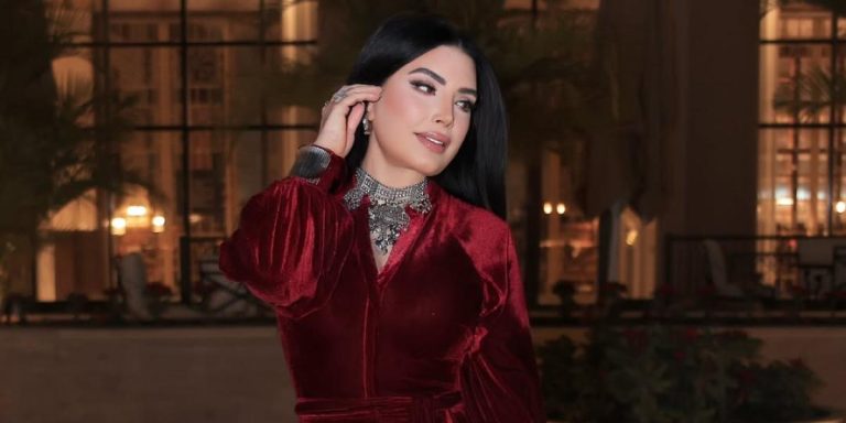 سحر المخمل في الأزياء الرمضانية: كيف تألقت النجمات بإطلالات أنيقة ولافتة؟