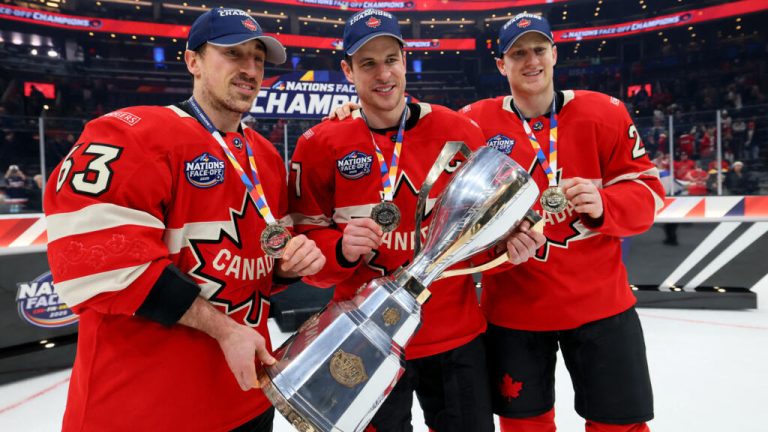 صدام كندي أمريكي في نهائي الهوكي على الجليد بالألعاب الأولمبية على خلفية تصريحات ترامب العدائية صدام كندي أمريكي في نهائي الهوكي على الجليد بالألعاب الأولمبية على خلفية تصريحات ترامب العدائية