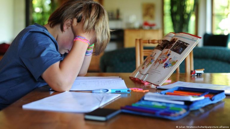 فرط الحركة والتشتت الذهني.. هل ينام دماغ المرء وهو مستيقظ؟