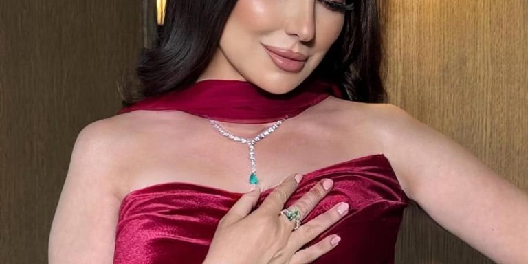 في عيد ميلاد أمل عرفة.. جولة على أبرز إطلالاتها بين الكلاسيكية والعصرية في عيد ميلاد أمل عرفة.. جولة على أبرز إطلالاتها بين الكلاسيكية والعصرية