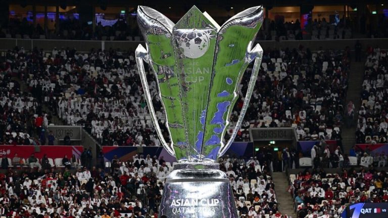 كرة القدم: الاتحاد الآسيوي يقرر تأجيل مباريات إقصائية بعد التصعيد في الشرق الأوسط كرة القدم: الاتحاد الآسيوي يقرر تأجيل مباريات إقصائية بعد التصعيد في الشرق الأوسط