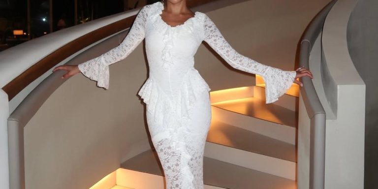 لما العقيل تحتفل بعيد ميلادها بالأبيض… وأناقتها بالنيود تبقى توقيعها الأبرز