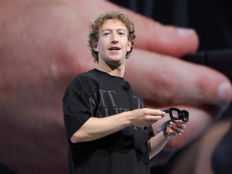 لماذا تخلى زوكربيرغ عن حلم "الميتافيرس" لصالح الذكاء الاصطناعي؟ | تكنولوجيا