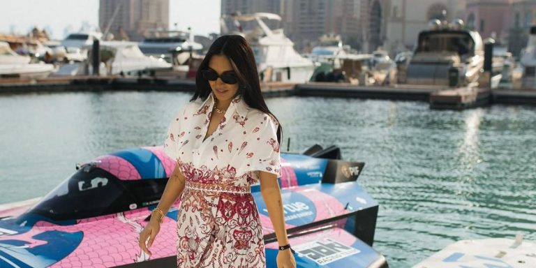 مع انطلاقتها القوية في مسلسل "عرض وطلب".. استرجعوا معنا أجمل إطلالات سلمى أبو ضيف المناسبة للأوقات العملية