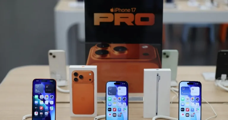 أبل تتصدر سوق الهواتف رغم تراجع الشحنات عالمياً