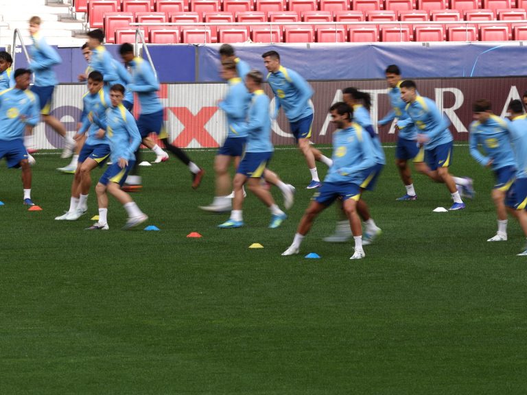 أزمة “الـ 26 مليمترا”.. يويفا يتدخل لإنهاء الخلاف بين برشلونة وأتلتيكو مدريد | رياضة أزمة "الـ 26 مليمترا".. يويفا يتدخل لإنهاء الخلاف بين برشلونة وأتلتيكو مدريد | رياضة