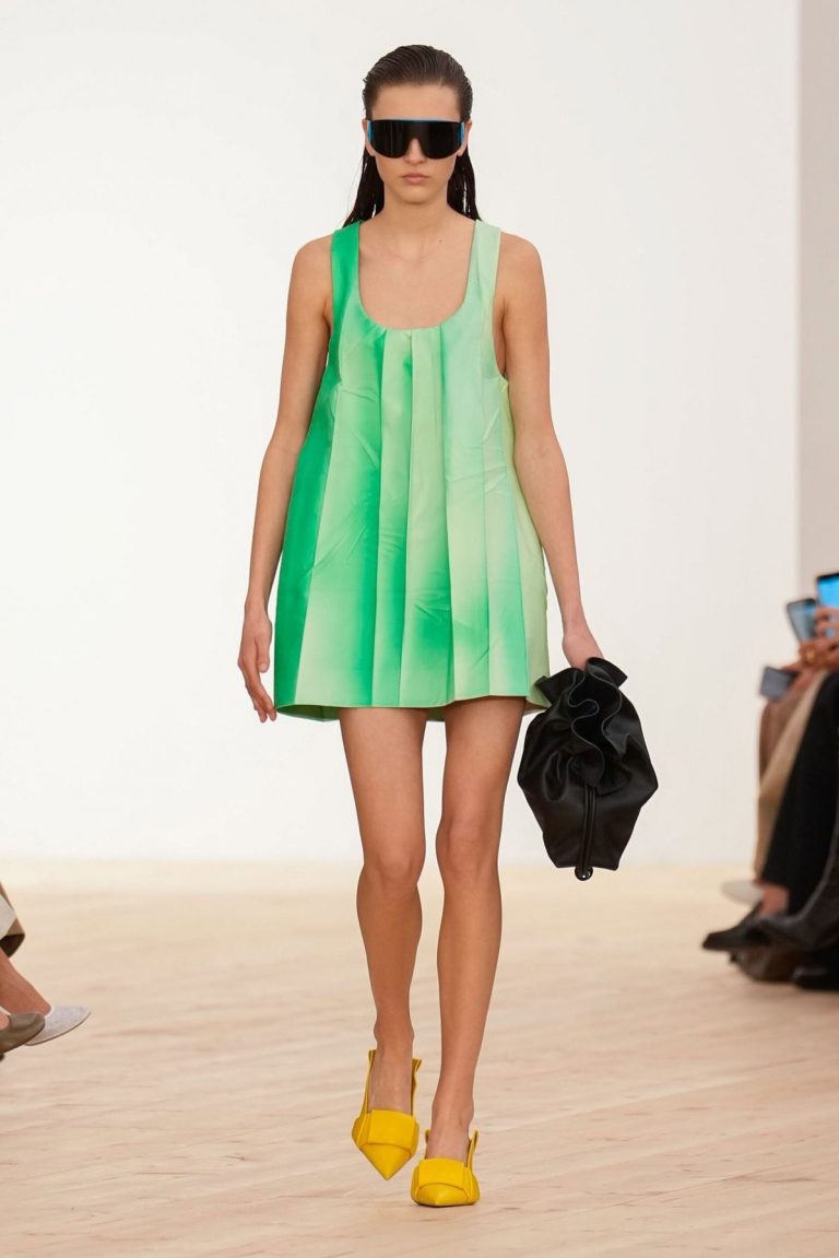 أزياء
                        صيحات الموضة بألوان مفعمة بالحياة لربيع 2026
                        
                            26 نيسان 2026