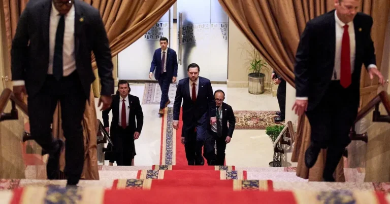 أمريكا وإيران تحرزان تقدماً وإسلام آباد تستعد لجولة محادثات أمريكا وإيران تحرزان تقدماً وإسلام آباد تستعد لجولة محادثات