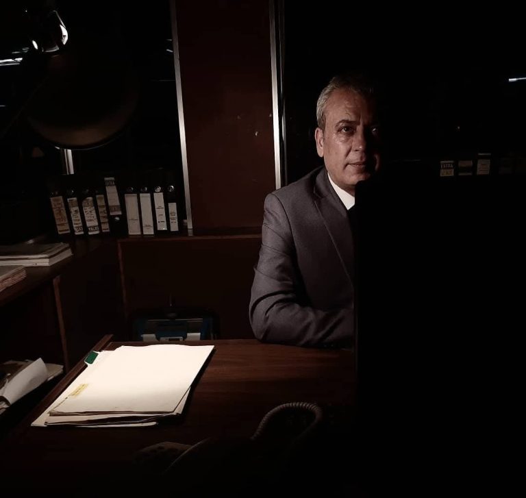 إسرائيل تقتل فناناً لبنانياً وابنته قبل وقف إطلاق النار بدقائق