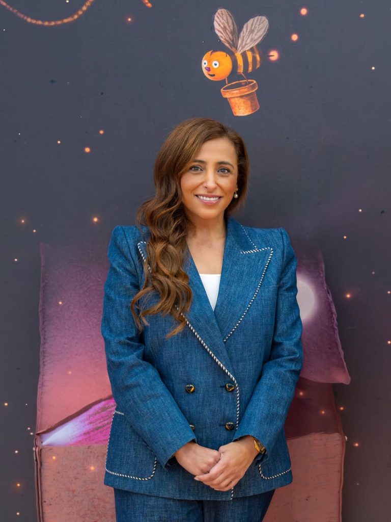 إطلالات المشاهير
                        الدنيم بأسلوب راقٍ في إطلالة الشيخة بدور القاسمي
                        
                            18 نيسان 2026