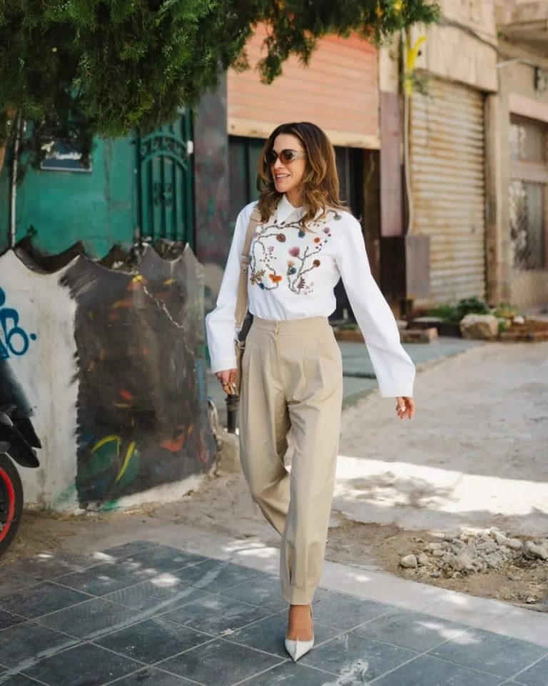 إطلالات المشاهير
                        الملكة رانيا في جبل اللويبدة: أناقة ناعمة تواكب روح الريادة وتحتفي بالمجتمع
                        
                            22 نيسان 2026