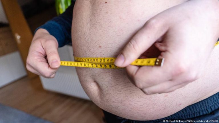 احذر هذه المعادلة القاتلة: دهون البطن وضمور العضلات!