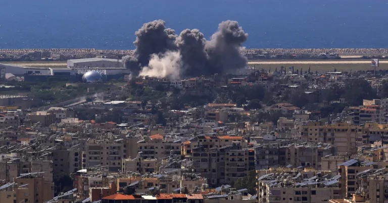 الجيش الإسرائيلي يعلن شن “أكبر هجوم” على لبنان منذ بدء الحرب الجيش الإسرائيلي يعلن شن "أكبر هجوم" على لبنان منذ بدء الحرب