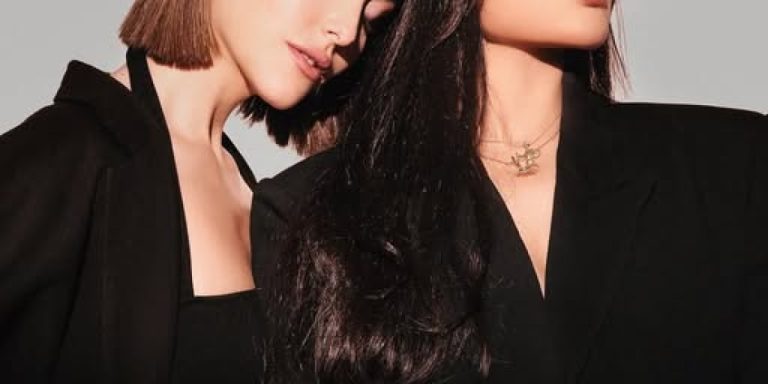 انطلاقاً من تعاونهما معاً.. نظرة على لمسات الأزياء المشتركة التي تجمع هيفاء وهبي ونور عريضة انطلاقاً من تعاونهما معاً.. نظرة على لمسات الأزياء المشتركة التي تجمع هيفاء وهبي ونور عريضة