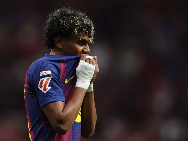 بالفيديو.. فليك يكشف سر غضب لامين جمال بعد الفوز على أتلتيكو مدريد | رياضة بالفيديو.. فليك يكشف سر غضب لامين جمال بعد الفوز على أتلتيكو مدريد | رياضة