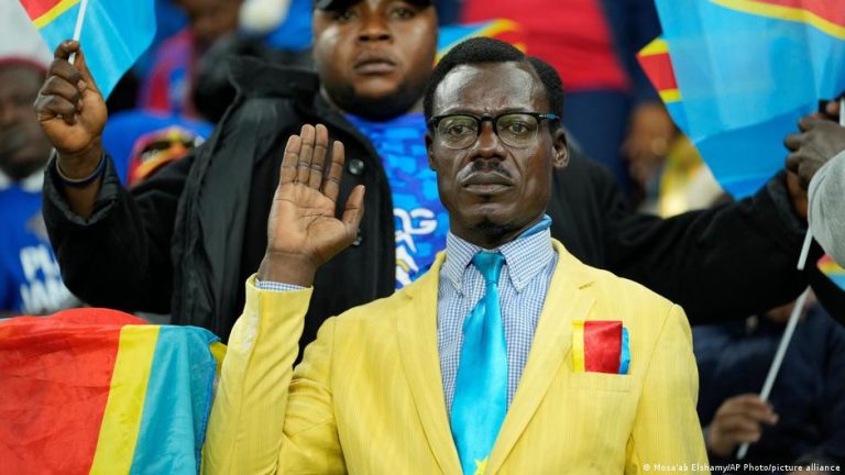 طلب رسمي من لاعبي الكونغو لضم “لومومبا” لوفد المونديال طلب رسمي من لاعبي الكونغو لضم "لومومبا" لوفد المونديال