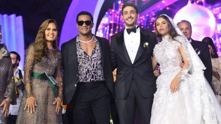 عمرو دياب وأنغام ونجوم الغناء يحيون حفل زفاف ابنة محمد السعدي (فيديو)