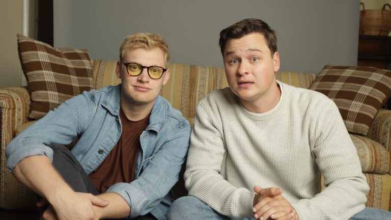 كاري باركر، فيلم "أي شيء إلا الأشباح" لكوبر توملينسون، يقع في مركز الاهتمام