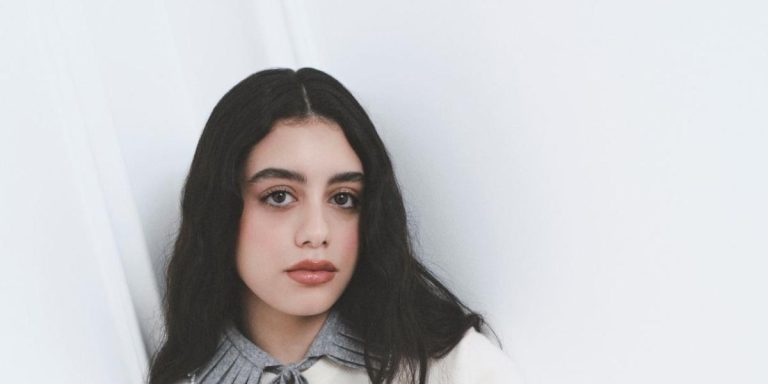 ياسمينا العبد سفيرة Dior الجديدة… أناقة شابة تعكس روح الدار وجولة على أبرز إطلالاتها