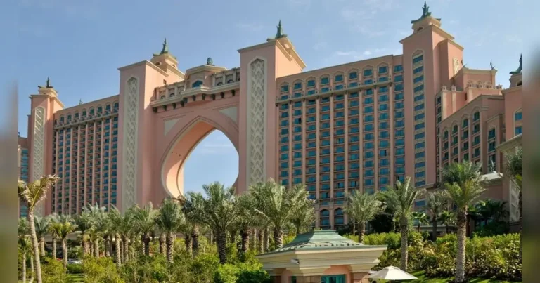 يغلق أتلانتس دبي العديد من أماكن تناول الطعام مؤقتًا