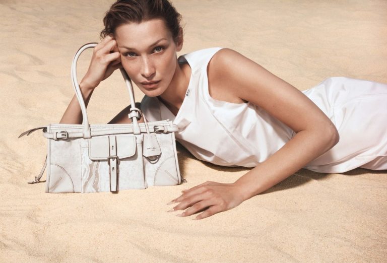 أخبار الموضة
                        Prada “Days of Summer” 2026.. عندما تتحول المدن إلى شواطئ حالمة
                        
                            11 أيار 2026